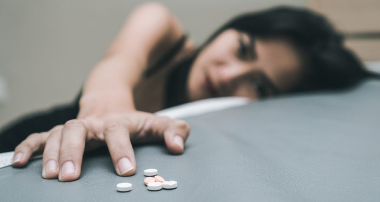 Accidental Pain Pill Addiction and How to Protect and Help Yourself